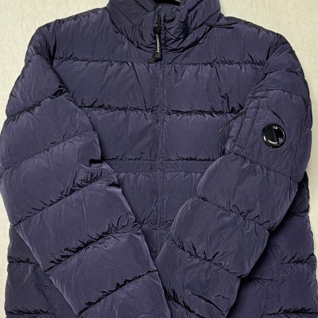 C.P컴퍼니 에코 크롬 패딩 퍼플