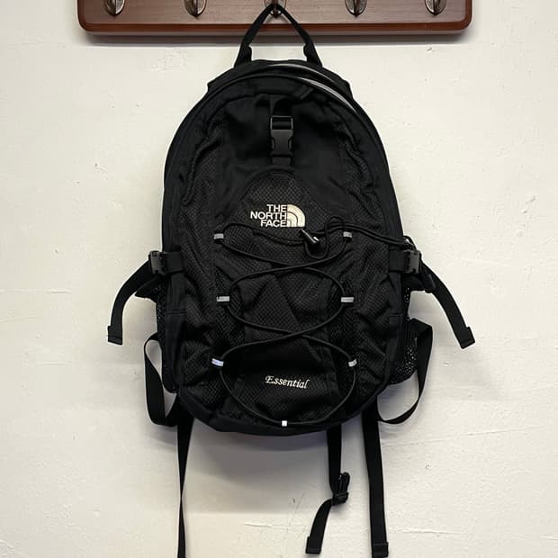 노스페이스 에센셜 미니 블랙 백팩 