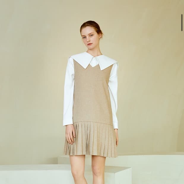 리엘 브이넥 플리츠 미니 원피스 하객룩