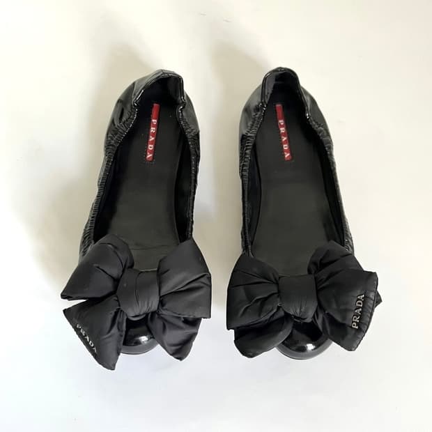 프라다 리본 플랫 슈즈