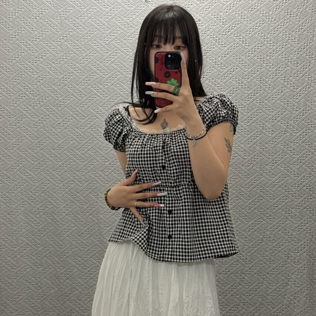 키치 레이스코어 퍼프소매 오픈숄더 나시 체크 블라우스 K0441