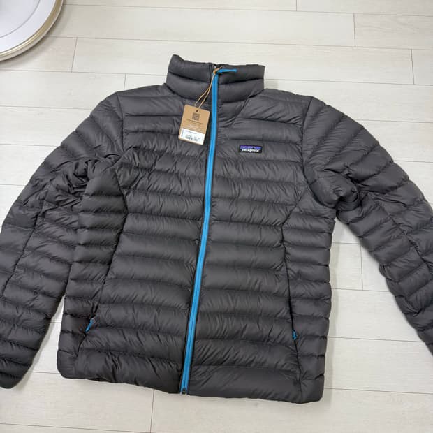 25fw 파타고니아 패딩 M 사이즈 롯데백화점 명동 구매  구매후 3회착