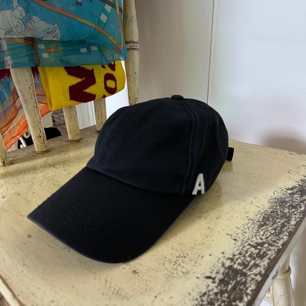 아더에러 볼캡 블랙