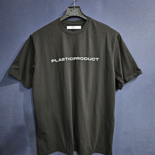 플라스틱 프로덕트 프린팅 블랙 남성 오버핏 95~100 반팔티 