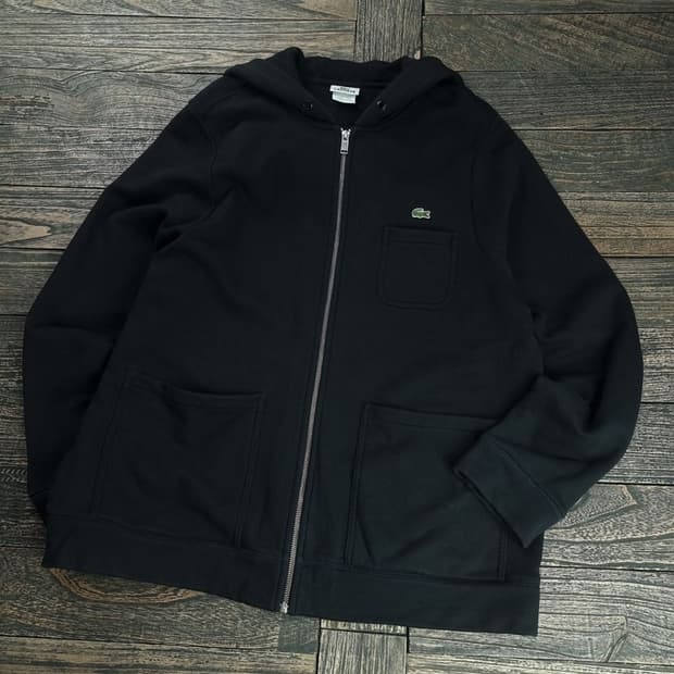 [라코스테] 로고 패치 후드 집업 블랙 M18702