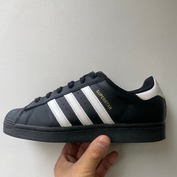 아디다스 슈퍼스타 235