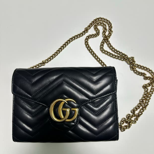 구찌 마몽트 마틀라세 체인백 블랙