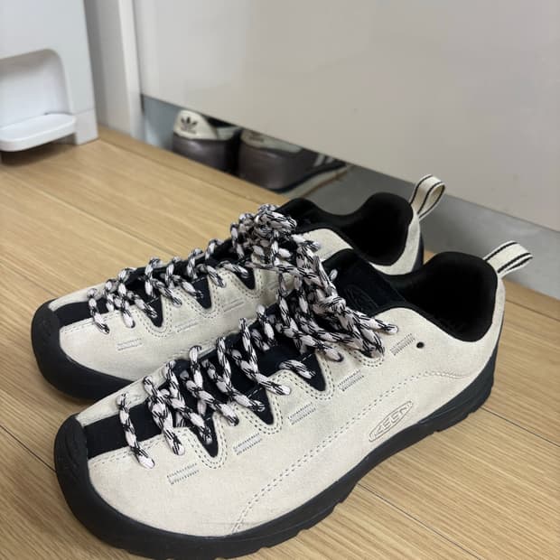 2회 착용) 킨 keen 재스퍼 아이보리 245mm