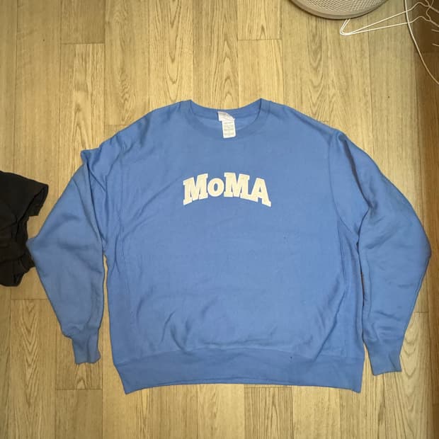 챔피온 리버스위브 스웨트셔츠 MoMA 스카이블루