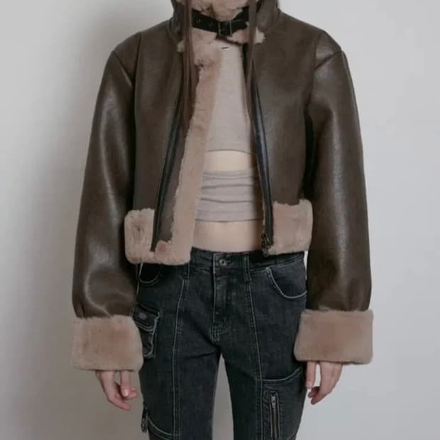 보헤미안서울 하이넥 숏 무스탕