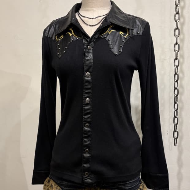 웨스턴 금장 자수 골지 블랙 롱슬리브