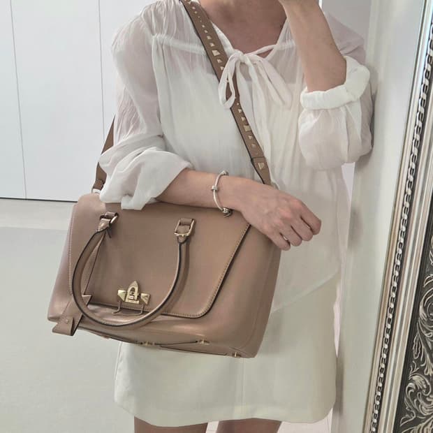 VALENTINO 발렌티노가라바니 정품 2way 핑크베이지 금장 락스터드
