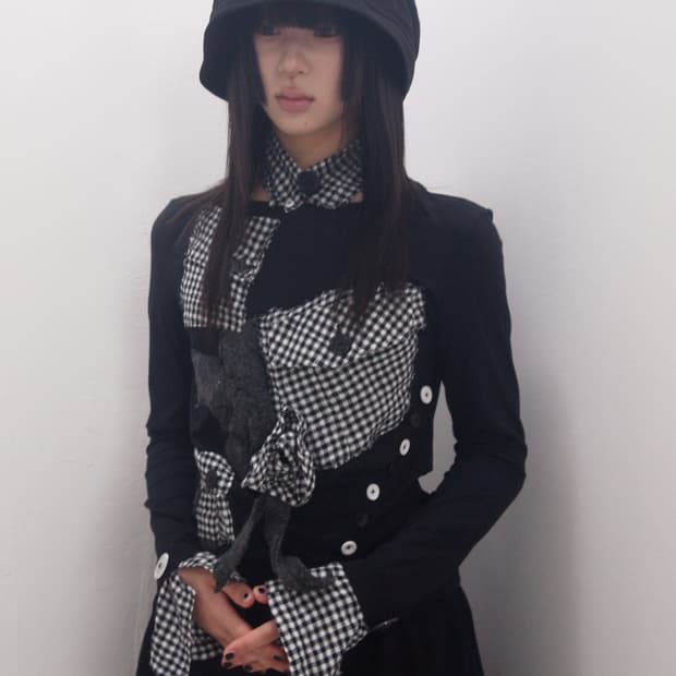 Custom🐾)Gingham check point collar top