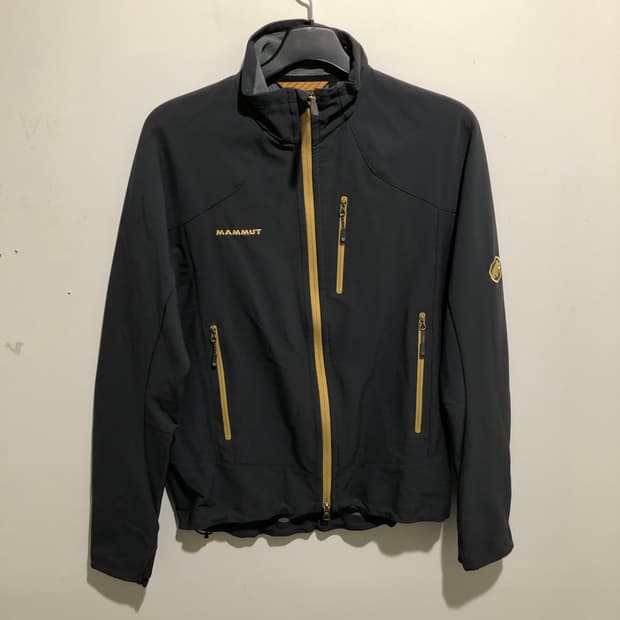 Mammut 바람막이 