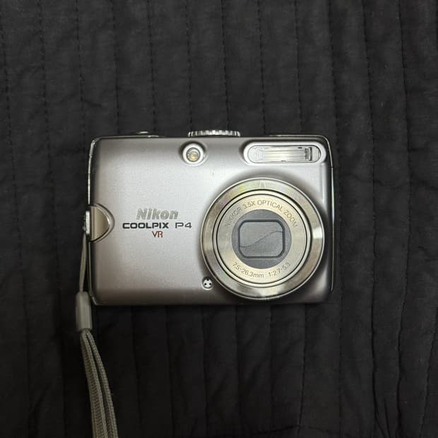 니콘 쿨픽스 p4 빈티지 디카 한글지원 / 작례 있음 