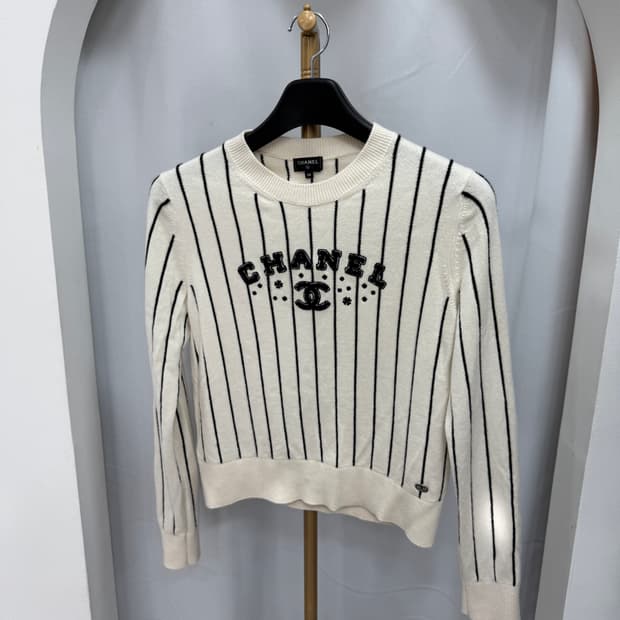 샤넬 스트라이프 풀오버 니트 38사이즈 