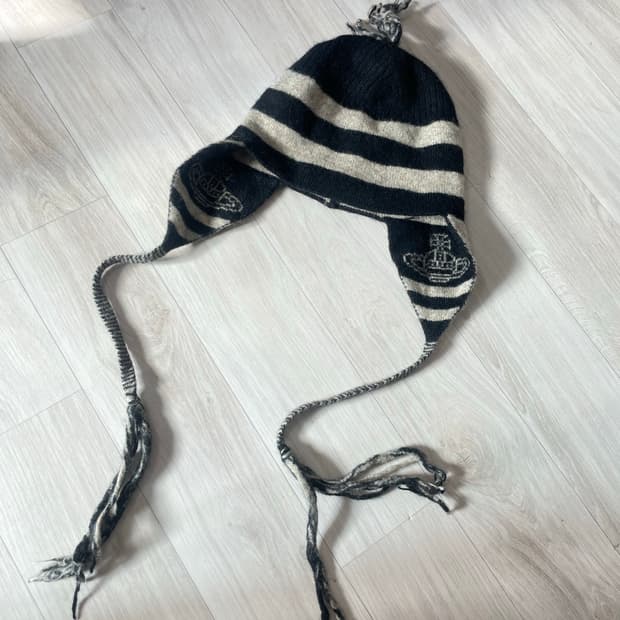 비비안웨스트우드 모자