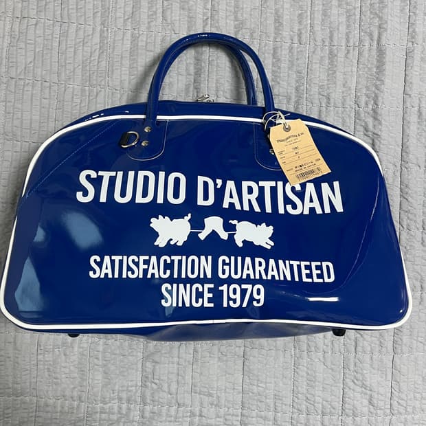 (새제품) 스튜디오 다치산 에나멜 볼링백 더플백 블루