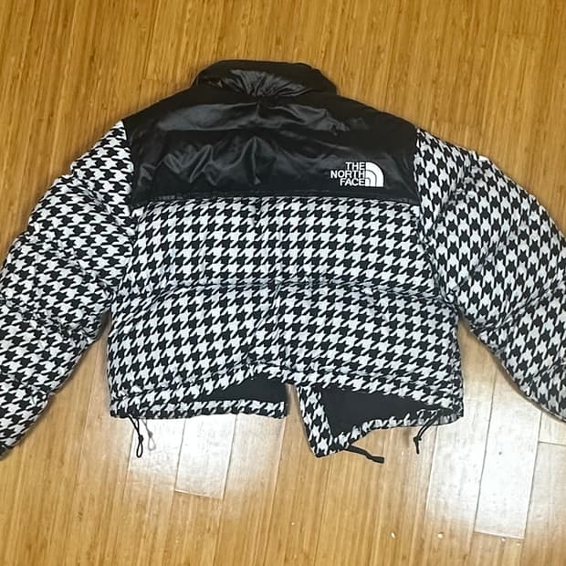 노스페이스 여성 노벨티 눕스 숏 자켓