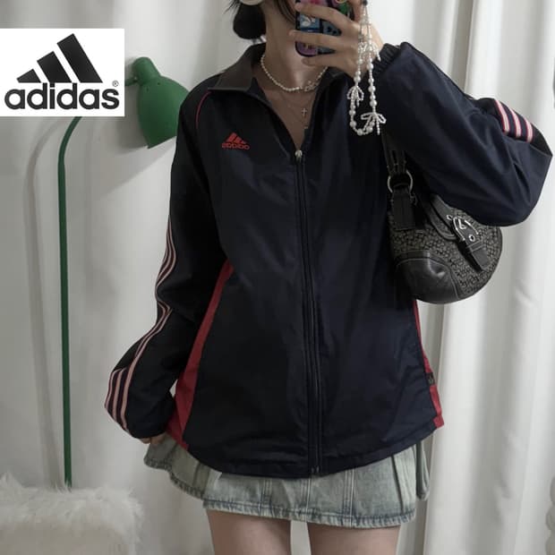 아디다스 네이비 & 레드 오버핏 바람막이