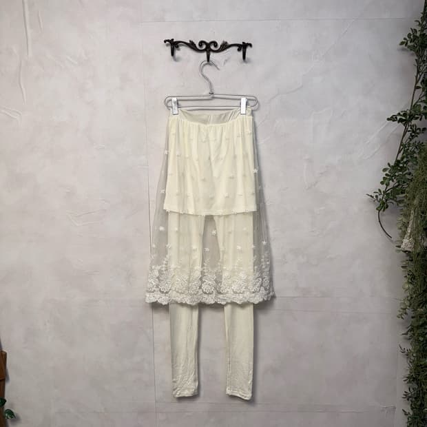 Ivory floral mesh lace skirt pants