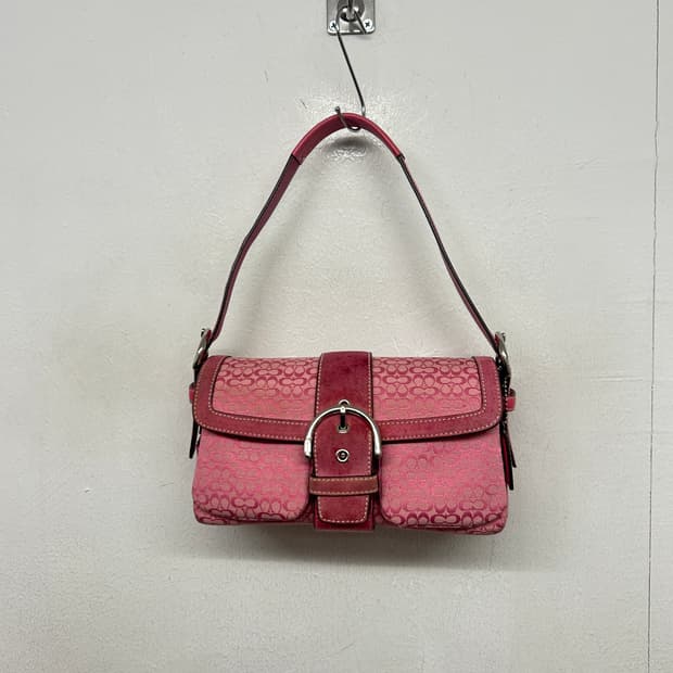 코치 Y2K 핑크 시그니처 미니 숄더백