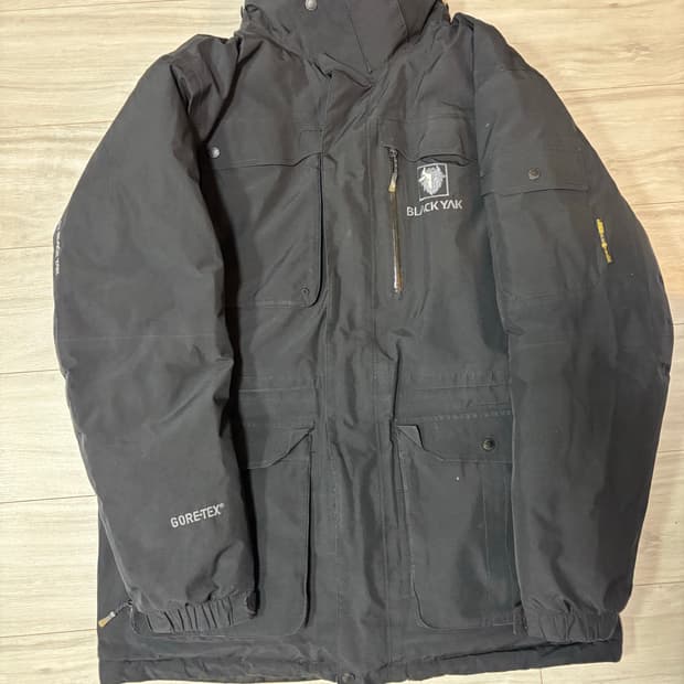 black yak 패딩