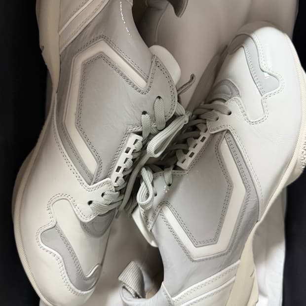 (42)키코 코스타디노브 오스트로 슈즈 화이트