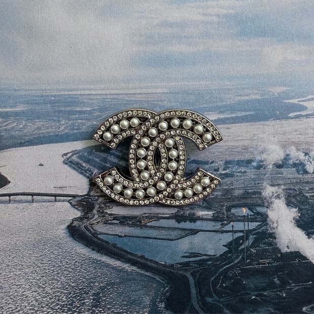 샤넬 오뜨 펄 크라운 브로치