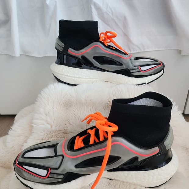 아디다스 스텔라 맥카트니 울트라부스트 스니커즈