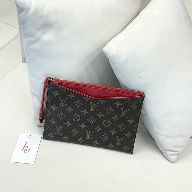 루이비통 모노그램 팔라스 클러치 (정품)