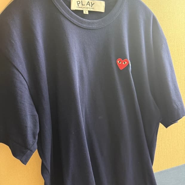 꼼데가르송 PLAY 네이비 반팔티 L (새거)