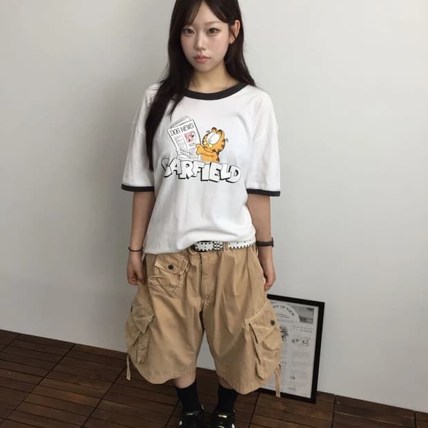 00s Garfield Dog News Ringer Tee