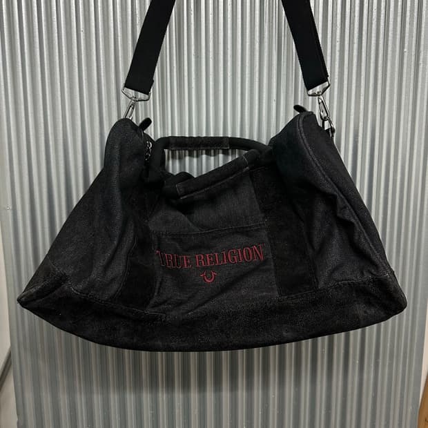 [51x30] 트루릴리전(TRUE RELIGION) 블랙 데님 더플백