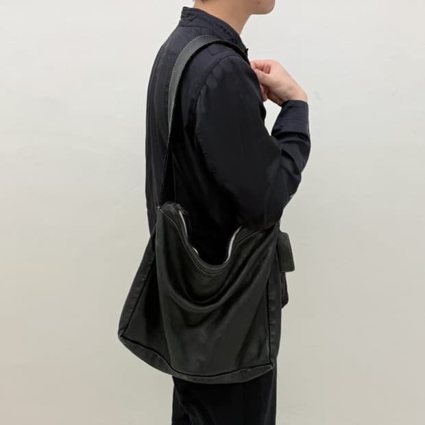 크리스찬 포 레더  크로스 백