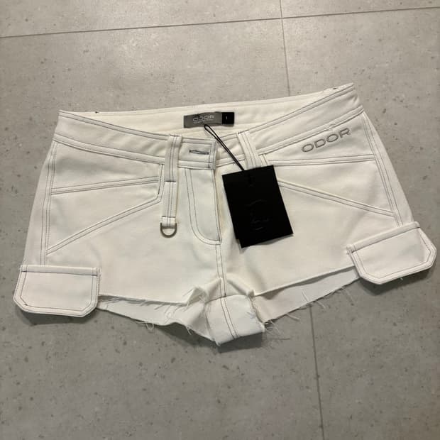 새상품) 오도어 화이트 숏팬츠