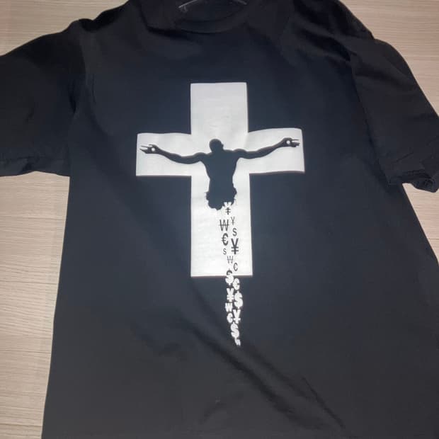 Emew wewon 반팔티 팝니다