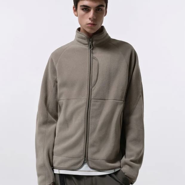 무탠다드/ 시티 레저 플리스 하이넥 자켓 머드베이지/ L