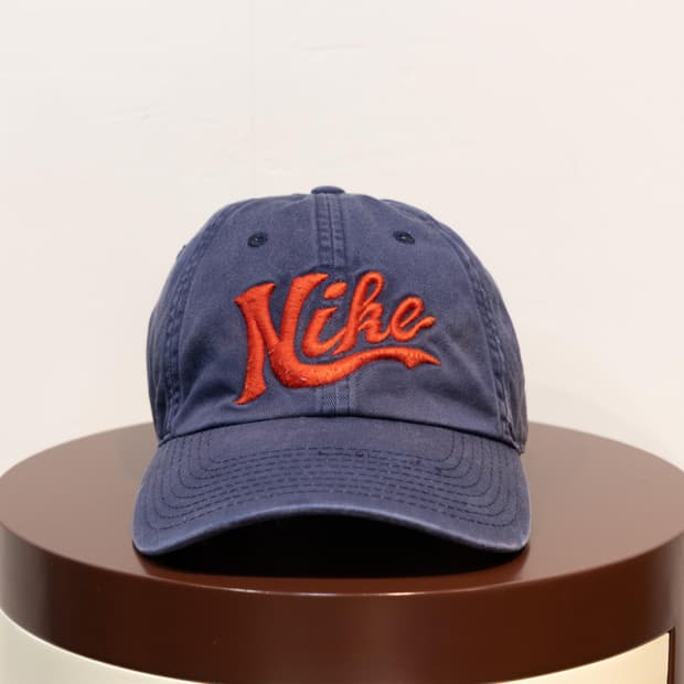 NIKE HAT - OLD LOGO