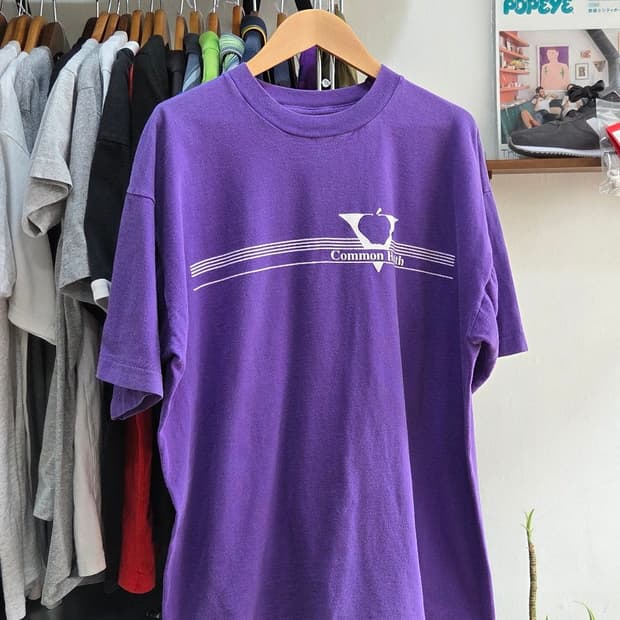 90s Fruit of the Loom Heavy Cotton Tee /