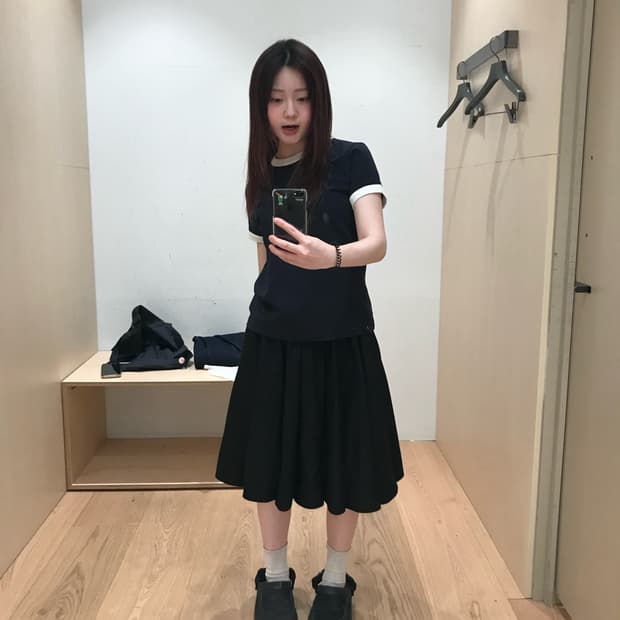 코스 핀턱 미디스커트 