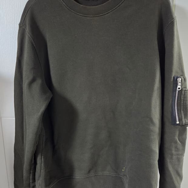 산드로 카키색 맨투맨