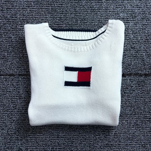 타미힐피거 플래그 빅로고 디테일 스웨터 2212