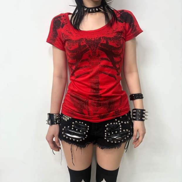 vintage red bone graphics T-shirt