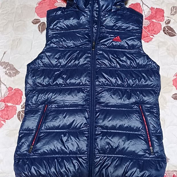 아디다스 구스경량조끼 85 여성55 가슴45 기장60