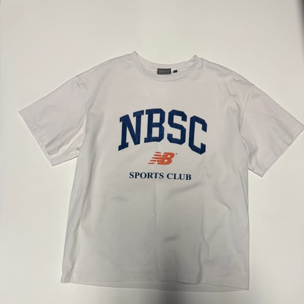 뉴발란스 23년도 NBSC 클럽 반팔 티셔츠 M ~ L 화이트