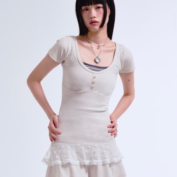 프렌다 SHIRRING LACE FRILL TEE OATMEAL 오트밀