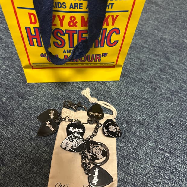 히스테릭 글래머 아크릴 키링