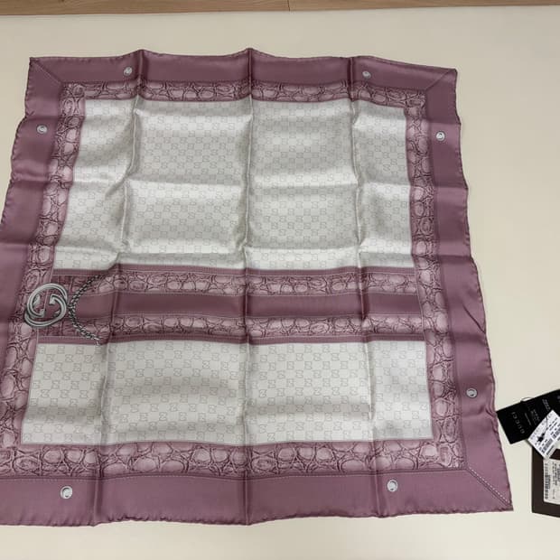 구찌 실크 스카프 핑크 새상품