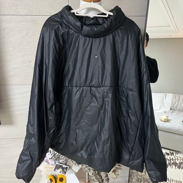 이지갭(YEEZY GAP) 패디드 풀오버 판매